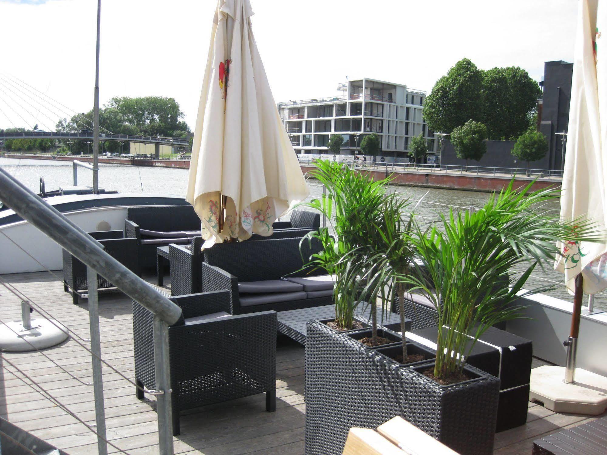 Hotel Restaurant Brasserie Feestzaal Ahoi, Cortrique Exterior foto